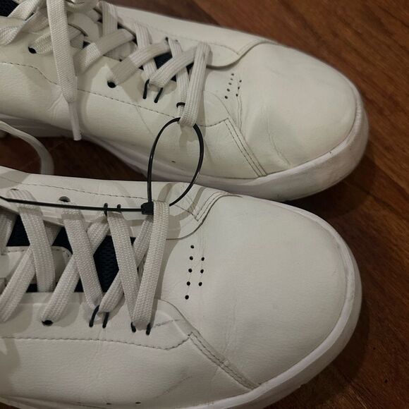 On Running Men's Cream and Black Sneakers size 10.5 - Picture 9 of 11